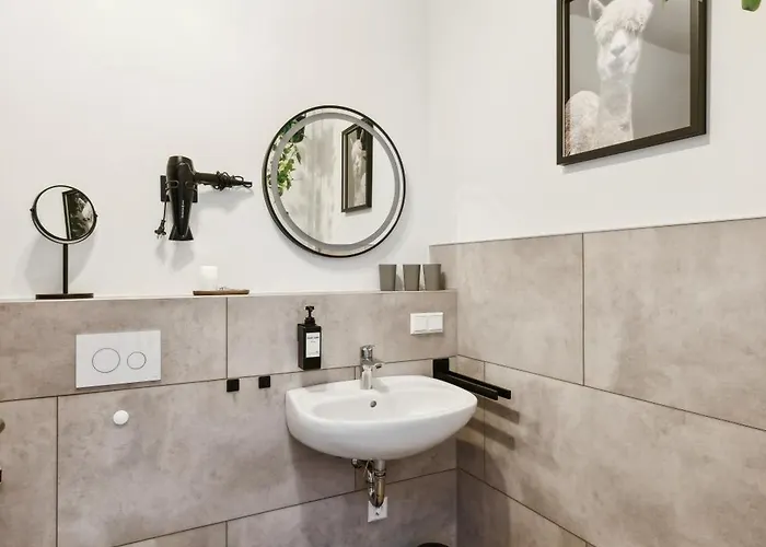 Apartment Nasa Homes I Moderne I Zentral I 3 I Balkon Und Aufzug I Neu Renoviert I Smart Tv I Hotelbetten *